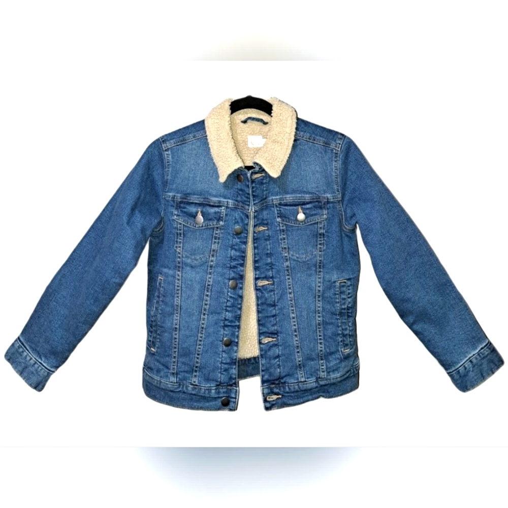 Brand New W/O Tags Boys Denim/Sherpa lined Trucker Winter Jacket blue/tan stitch